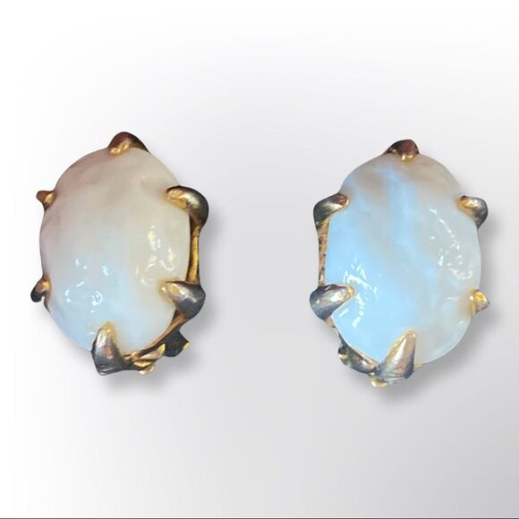 Vintage Milk Glass White Boulders Held by Golden Claws Clip On Earrings - Picture 3 of 15